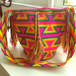 New hand-made Colombian Wayuu cross-over mochila